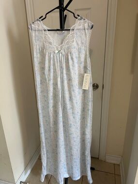 Sleeveless Lace-Trim Floral Nightgown in Light Blue